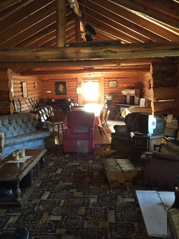 Common area lodge interior at Barrier Mountain Outfitters